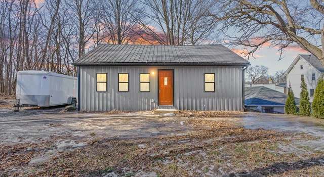 Photo of 10650 Livingston St, Whitmore Lake, MI 48189