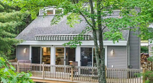 Photo of 542 Island View Dr, Traverse City, MI 49696