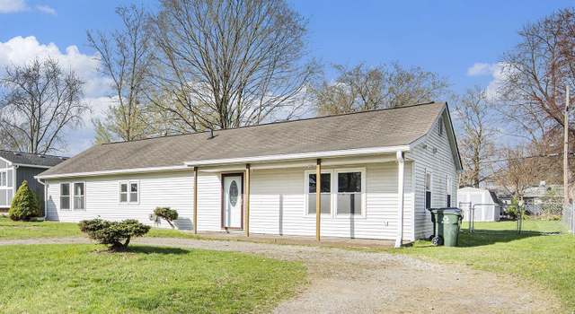 Photo of 3714 Gainesborough Dr, Lake Orion, MI 48359