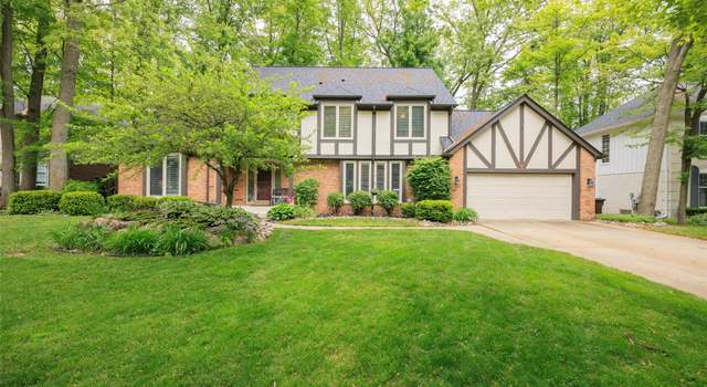 Photo of 53362 Robinhood Dr, Shelby Twp, MI 48315