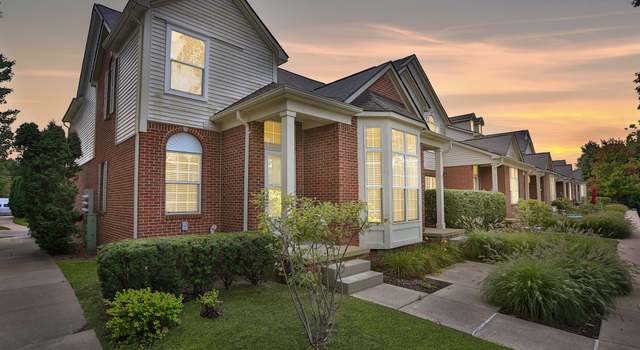 Photo of 35101 Emma Cir #165, Commerce Charter Twp, MI 48390