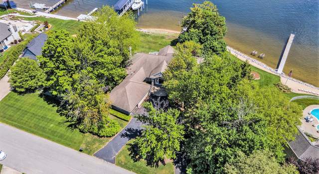 Photo of 15919 Orchard Point Dr, Spring Lake, MI 49456