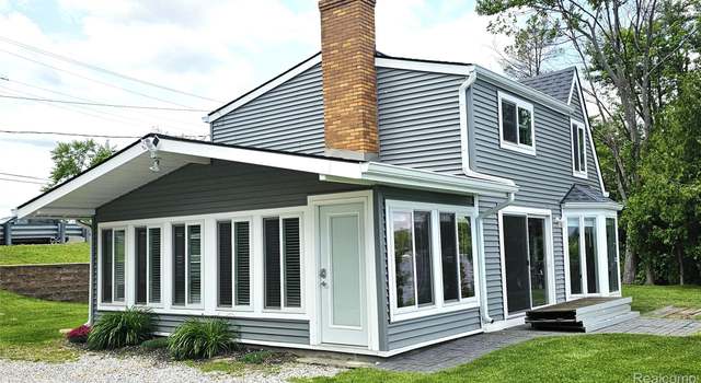 Photo of 9388 Dexter Pinckney, Pinckney, MI 48169