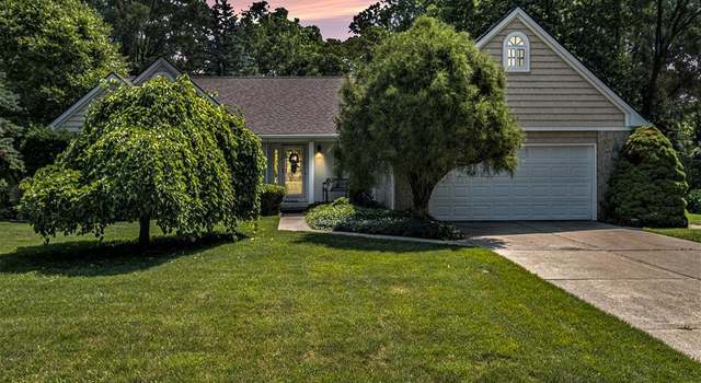 Photo of 2032 Crestline Dr, Burton, MI 48509