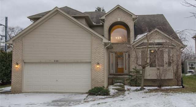 Photo of 240 E Elizabeth St, Lake Orion, MI 48362