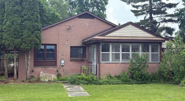 Photo of 206 S Hospital Rd, Waterford, MI 48327