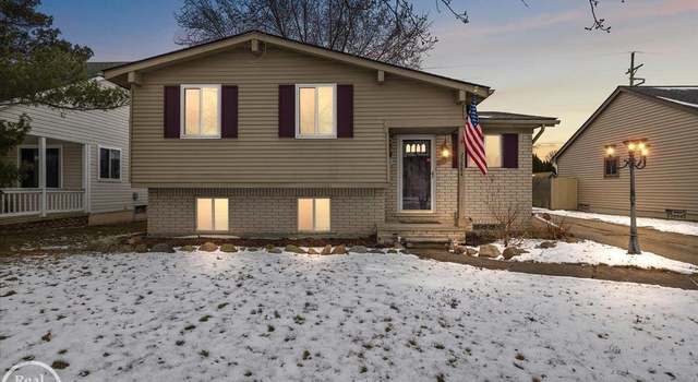 Photo of 25884 Mary St, Chesterfield Twp, MI 48051