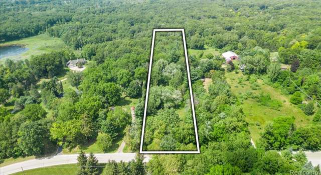 Photo of 11071 Newman Rd, Brighton, MI 48114