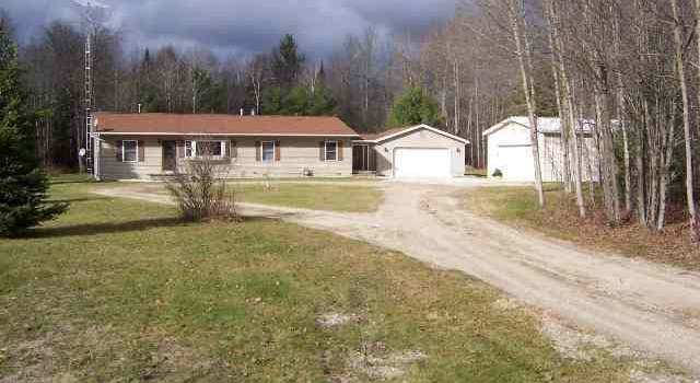 Photo of 1445 Sadlowski Rd, Mancelona, MI 49659