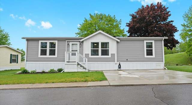 Photo of 21 Pine Ave, Highland, MI 48357