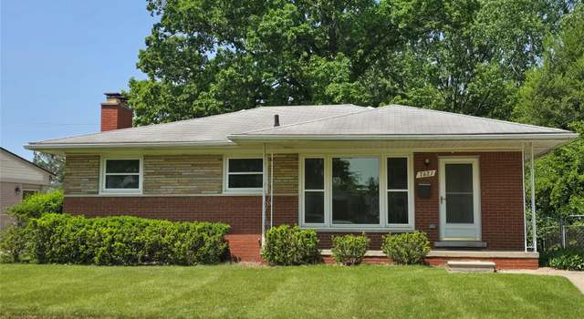 Photo of 7621 N Wildwood St, Westland, MI 48185