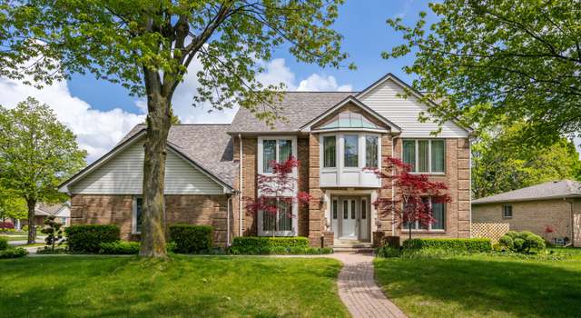 Photo of 16786 Blue Skies Dr, Livonia, MI 48154