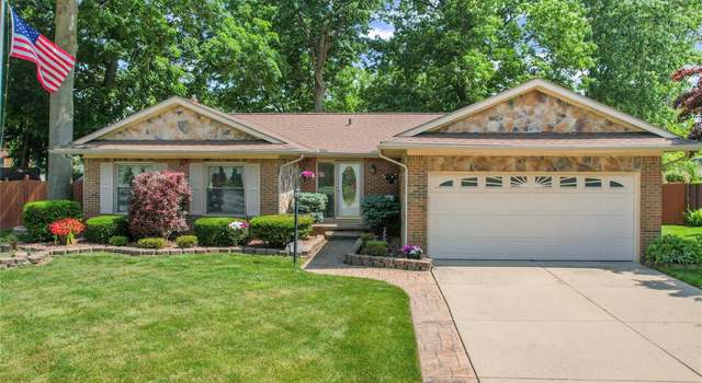 Photo of 21867 Nottingham Ct, Woodhaven, MI 48183