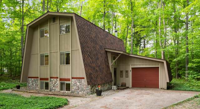 Photo of 2510 E Cherry Ln, Cedar, MI 49621