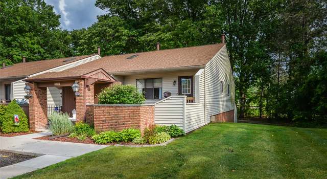 Photo of 25691 Lexington #6, South Lyon, MI 48178