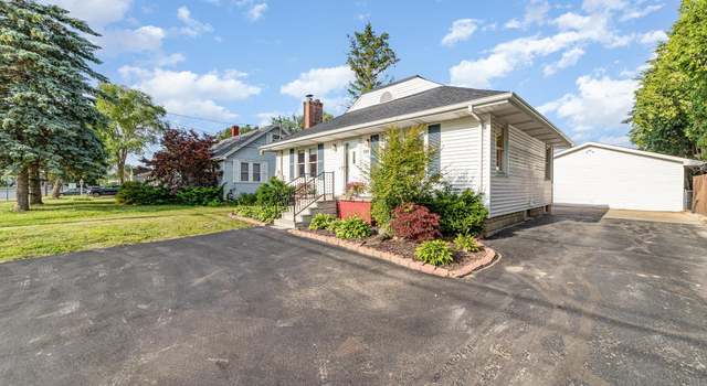 Photo of 395 S Center Rd, Saginaw Charter Township, MI 48638