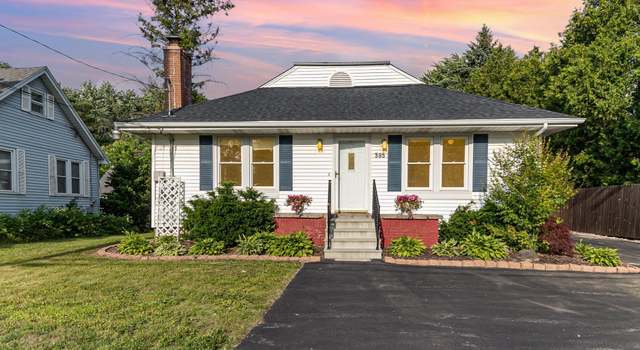 Photo of 395 S Center Rd, Saginaw Charter Township, MI 48638