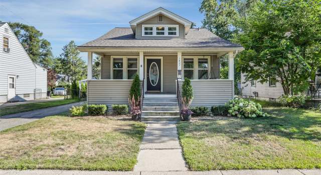 Photo of 1627 W Hazelhurst St, Ferndale, MI 48220