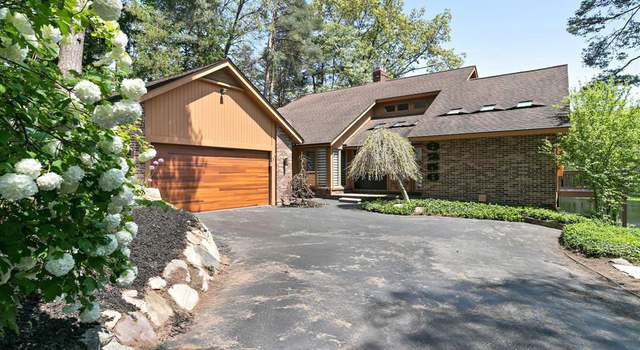 Photo of 8256 Fawn Valley Dr, Independence Twp, MI 48348