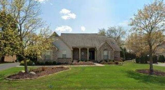 Photo of 2385 Huntington Dr, Lake Orion, MI 48360