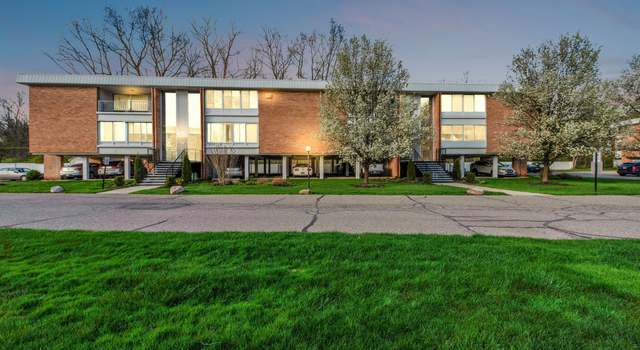 Photo of 32050 Grand River Ave NW #57, Farmington, MI 48336