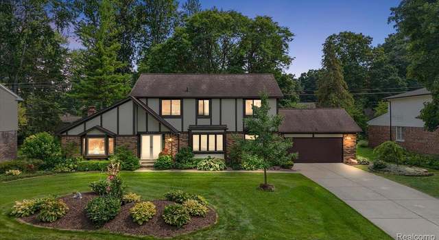 Photo of 35245 Glengary Cir, Farmington Hills, MI 48331
