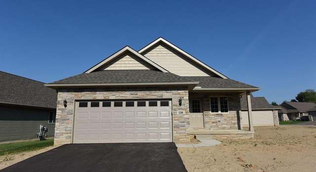 Photo of 833 War Bonnet Dr, Tecumseh, MI 49286
