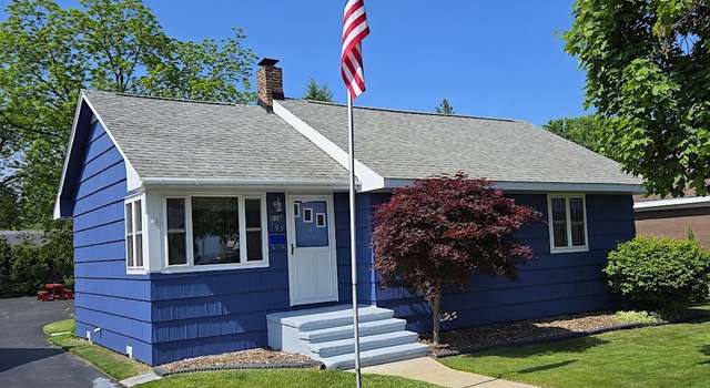 Photo of 705 E Bay St, East Tawas, MI 48730