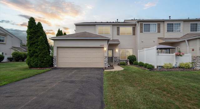 Photo of 26708 Ashton Dr, Woodhaven, MI 48183
