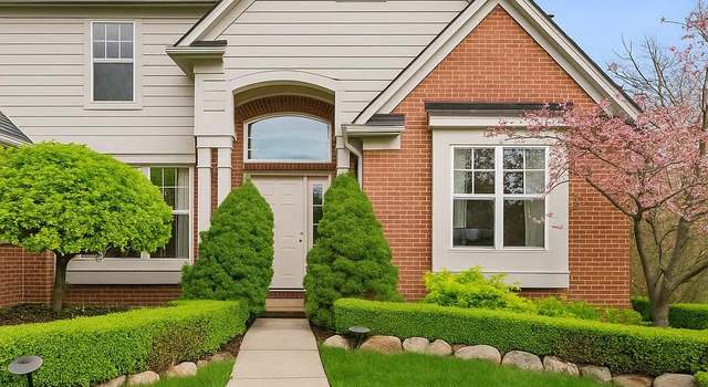 Photo of 4651 Rosewood Ln, West Bloomfield, MI 48323