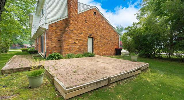 Photo of 19040 Green Spruce Ln, Southfield, MI 48076