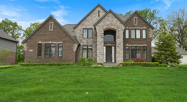 Photo of 835 Crestwood Ln, Rochester Hills, MI 48309