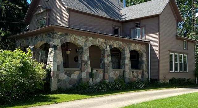 Photo of 210 W Saint Clair St W, Almont Vlg, MI 48003