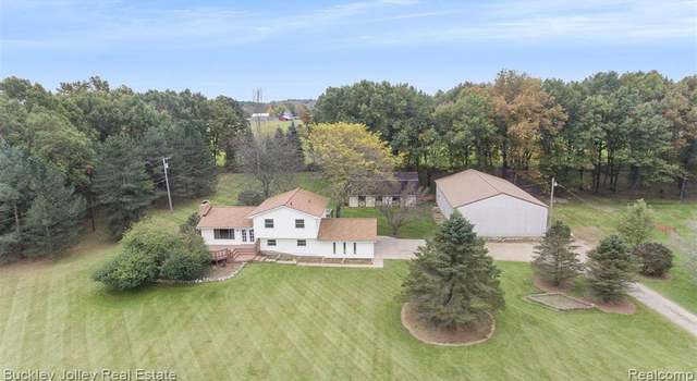 Photo of 107 Willowby Ln, Pinckney, MI 48169