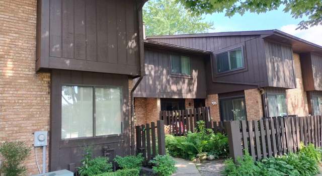 Photo of 37382 Clubhouse Dr, Sterling Heights, MI 48312