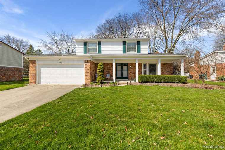 Photo of 3937 Forge Dr Troy, MI 48083