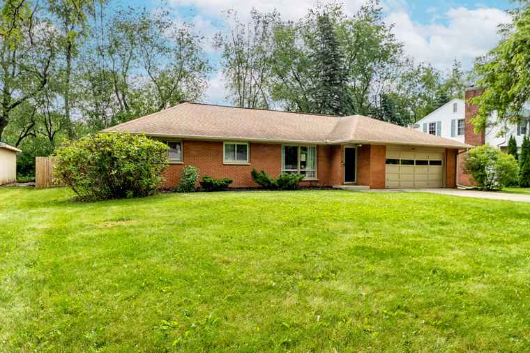 Photo of 1110 Piccadilly Rd Kalamazoo, MI 49006