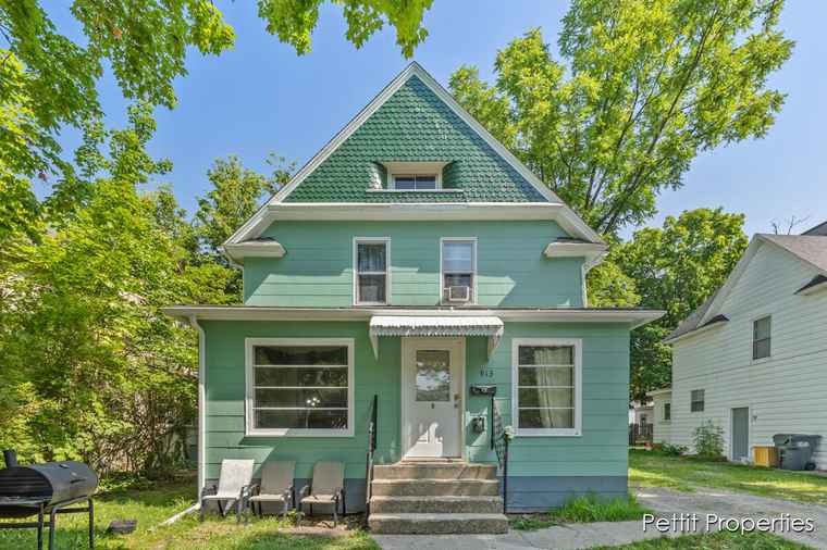 Photo of 913 Egleston Ave Kalamazoo, MI 49001