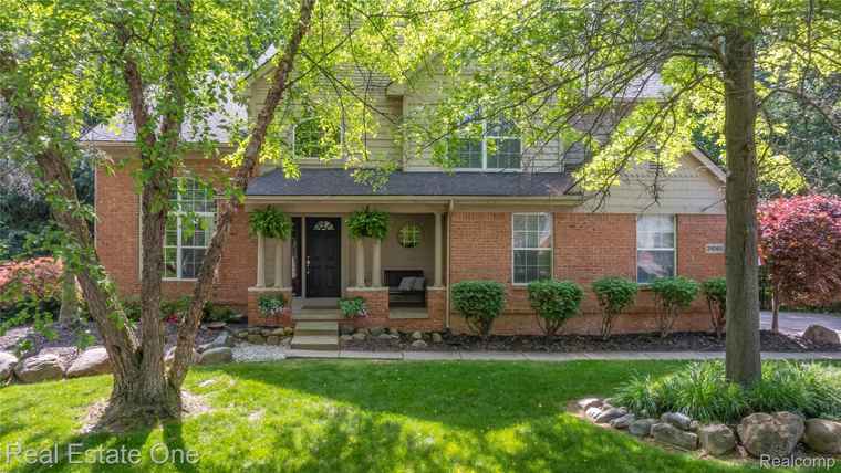 Photo of 31085 Chatsford St Novi, MI 48377