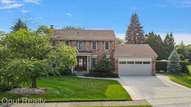 Photo of 16363 Huff St Livonia, MI 48154