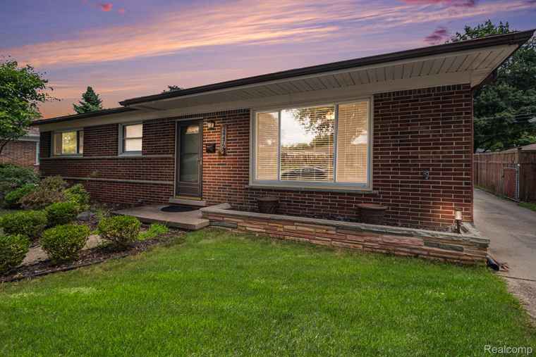 Photo of 24472 Beierman Ave Warren, MI 48091