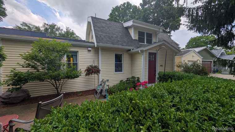 Photo of 1490 South Blvd Ann Arbor, MI 48104