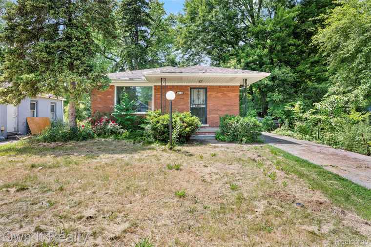 Photo of 17169 Harlow St Detroit, MI 48235