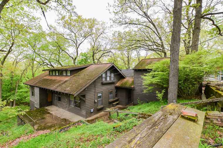 Photo of 2205 Ridge Rd Kalamazoo, MI 49008