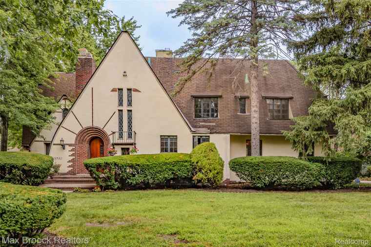 Photo of 19390 Canterbury Rd Detroit, MI 48221