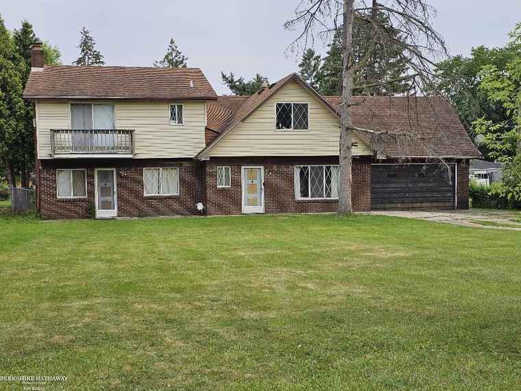 Photo of 4058 Hillcrest Dr Warren, MI 48092