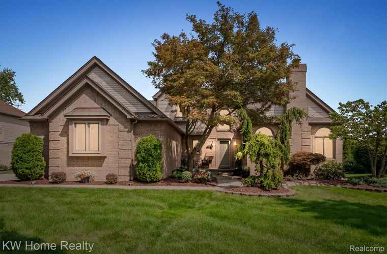 Photo of 19060 Laurel Dr Livonia, MI 48152