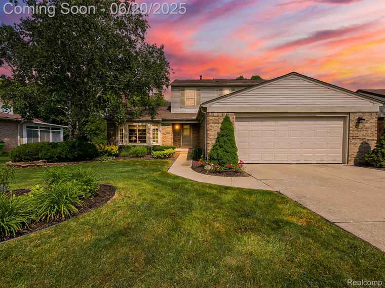 Photo of 23944 Greening Dr Novi, MI 48375