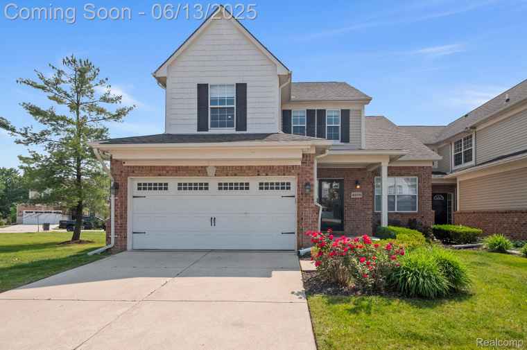 Photo of 4376 Bennett Park Cir Troy, MI 48085