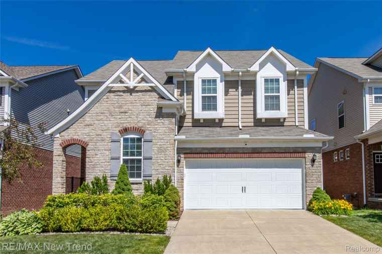 Photo of 49560 Harrier Pl Novi, MI 48374